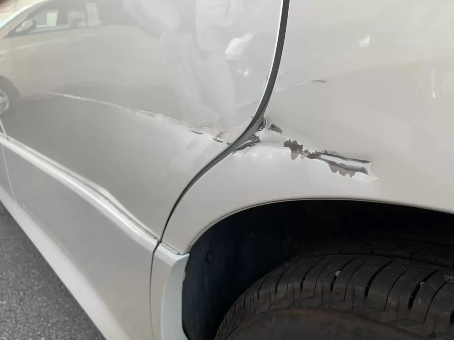 高知市でスライドドアの板金塗装はカーペイントスタジオにお任せください