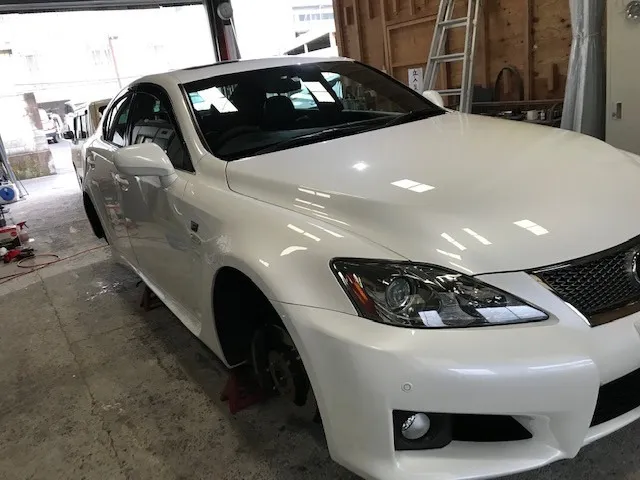 高知市のキャリパー塗装はカーペイントスタジオにお任せください